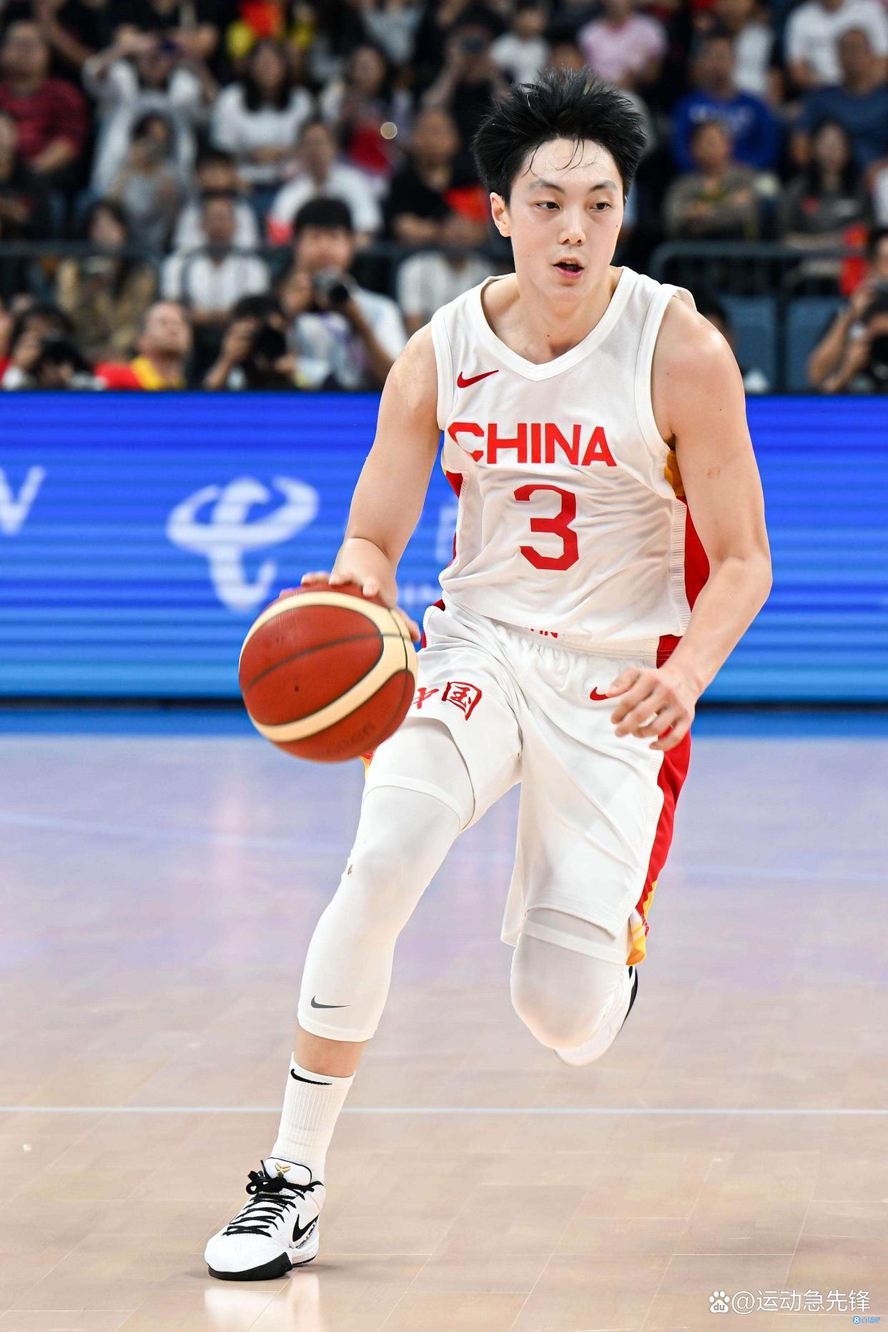 包含德国杯集结日走向成谜，深圳男篮遗憾出局，话题不断，数据趋势出现新变化的词条